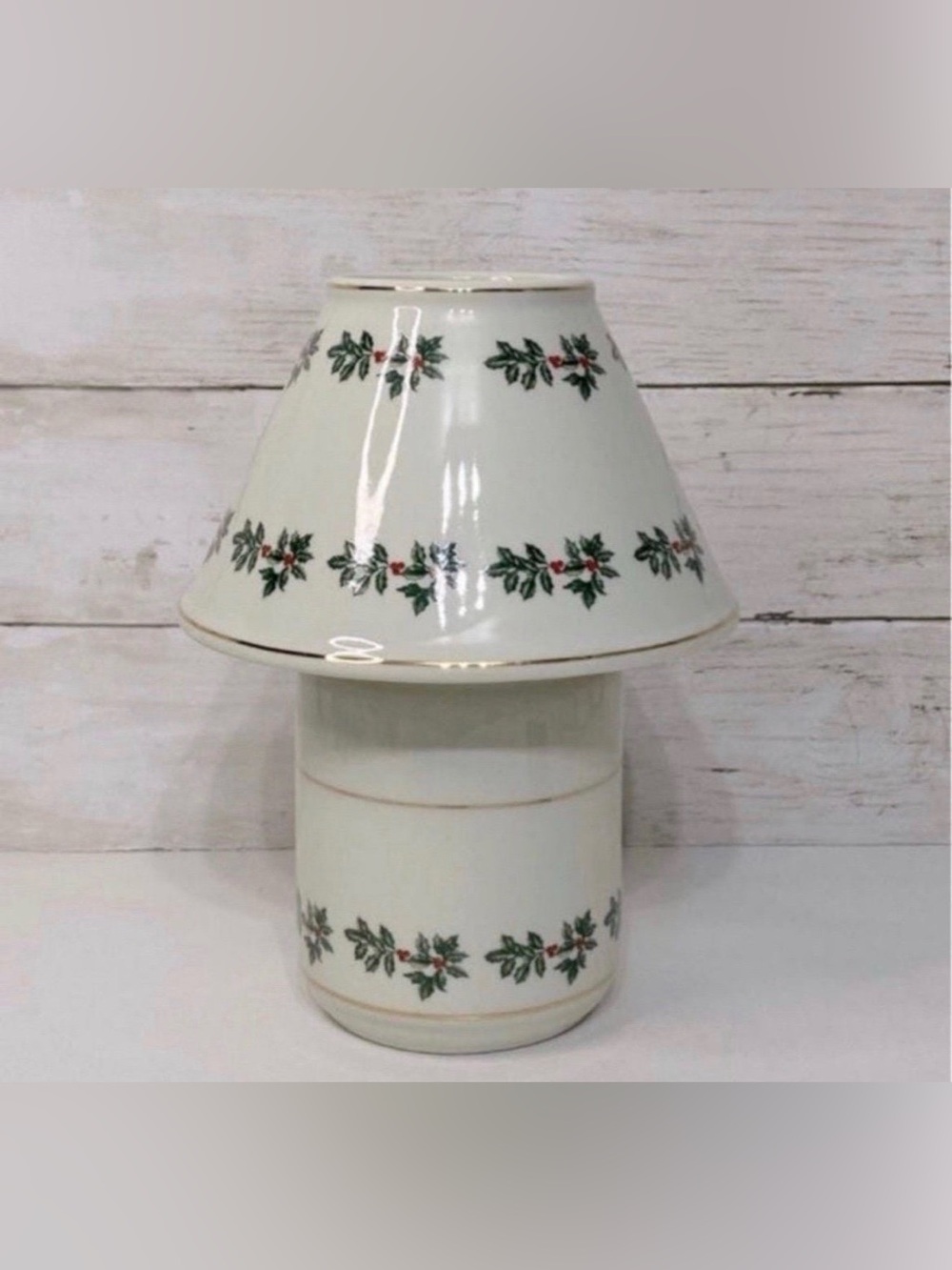 NWOT Formalities Holiday Porcelain Candle Lamp